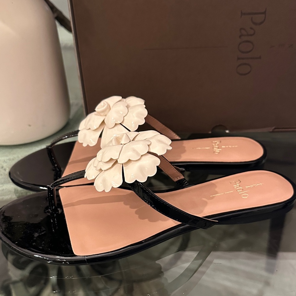 New in Box $125 Linea Paolo Black and Cream Floral Leather Sandals sz 9 - Picture 9 of 11